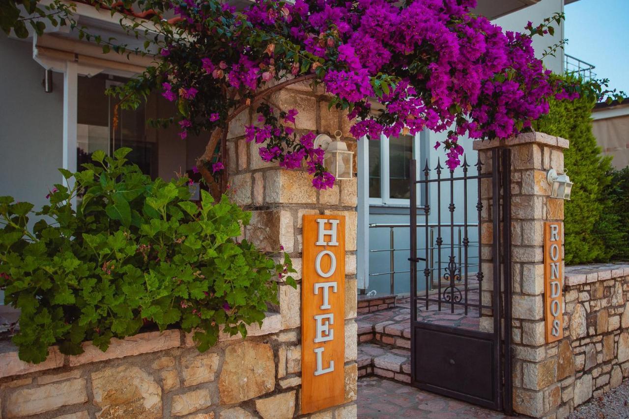 Rondos Hotel ฮีมาเรอ ภายนอก รูปภาพ