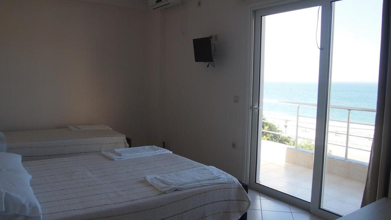 Rondos Hotel ฮีมาเรอ ภายนอก รูปภาพ